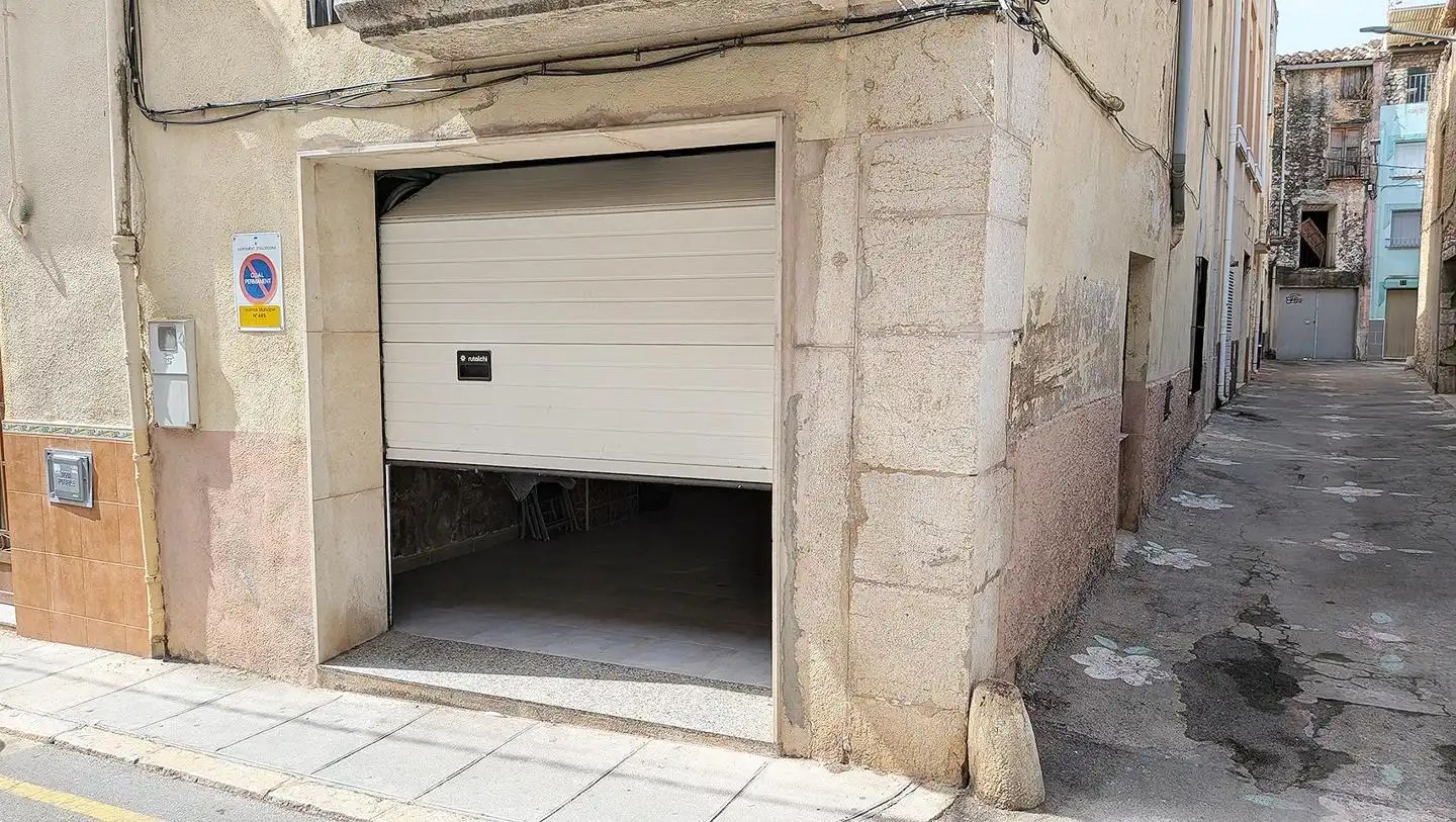 Parking of Houses for sale in Ulldecona  with Terrace, Furnished and Balcony