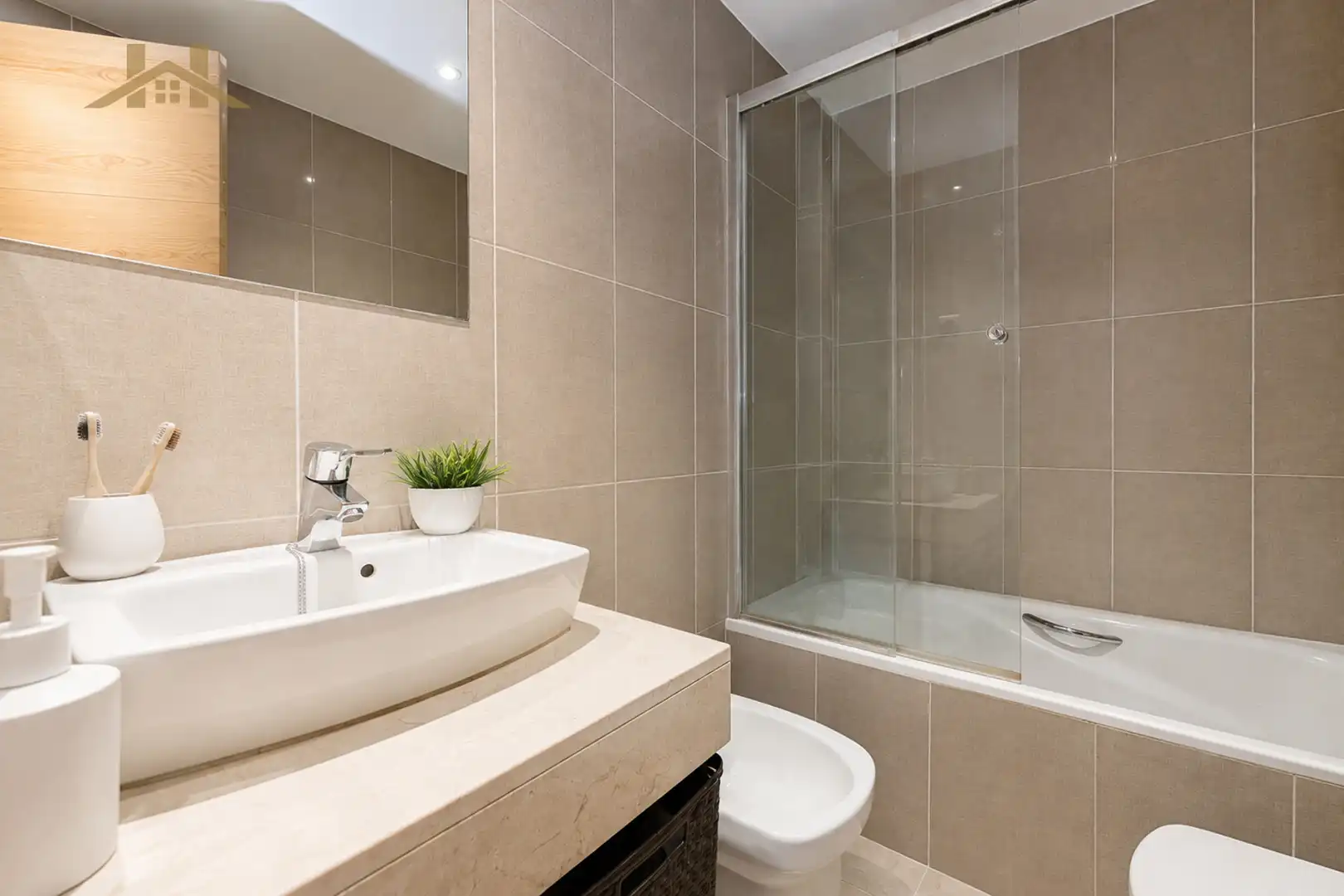 Bathroom of Flat for sale in Valdemorillo  with Air Conditioner, Heating and Storage room