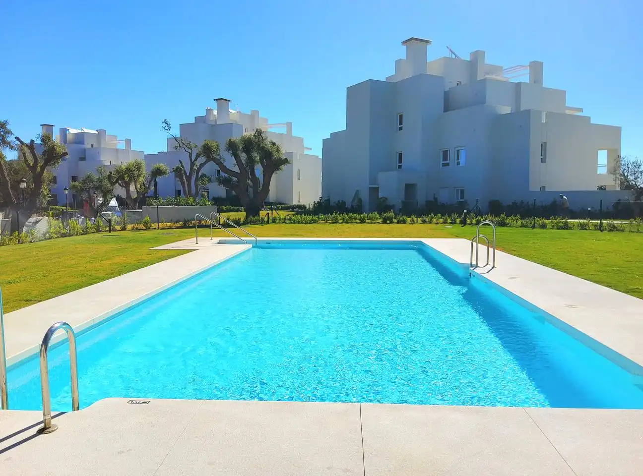 Piscina de Apartamento en venta en Sotogrande con Aire acondicionado, Terraza y Amueblado