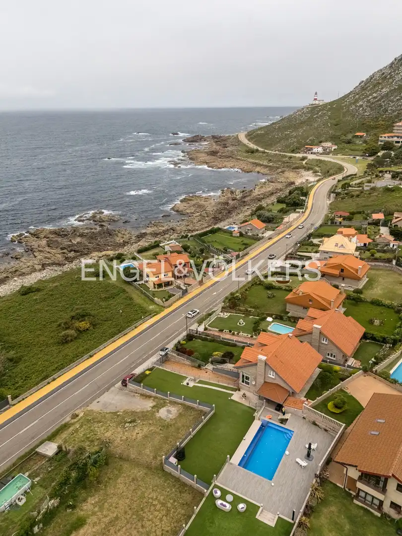Vista exterior de Casa o xalet en venda en Oia amb Calefacció, Jardí privat i Parquet
