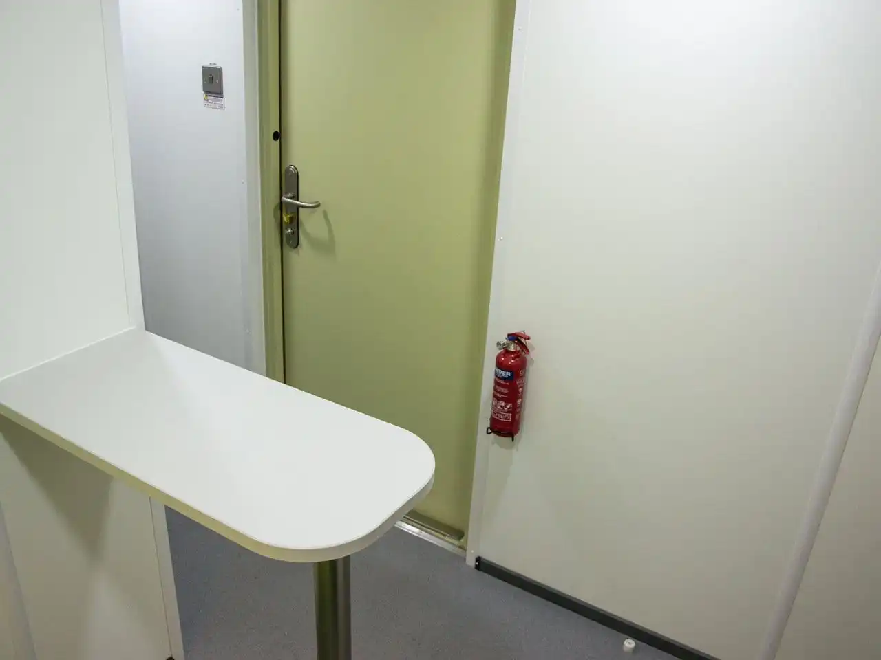 Oficina en venda en Mediana de Voltoya amb Aire condicionat, Moblat i Internet