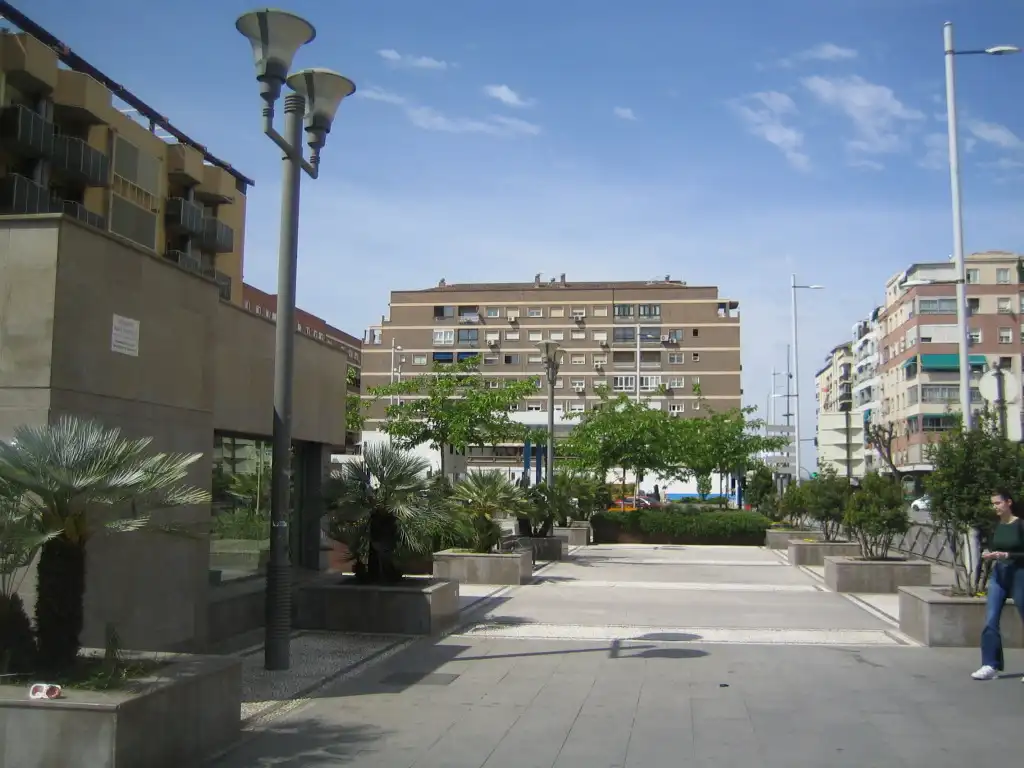 Vista exterior de Estudi de lloguer en Granada amb Aire condicionat, Calefacció i Moblat