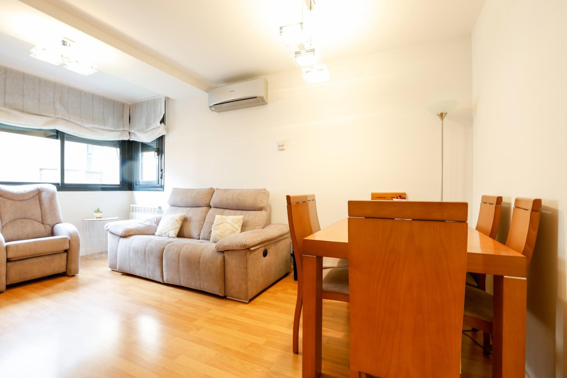 Living room of Flat for sale in Valdemoro  with Air Conditioner, Heating and Community pool
