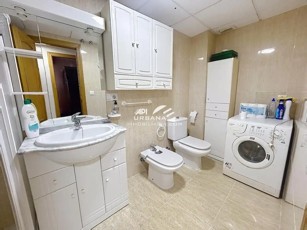Baño de Planta baja en venta en Lucena con Aire acondicionado y Amueblado