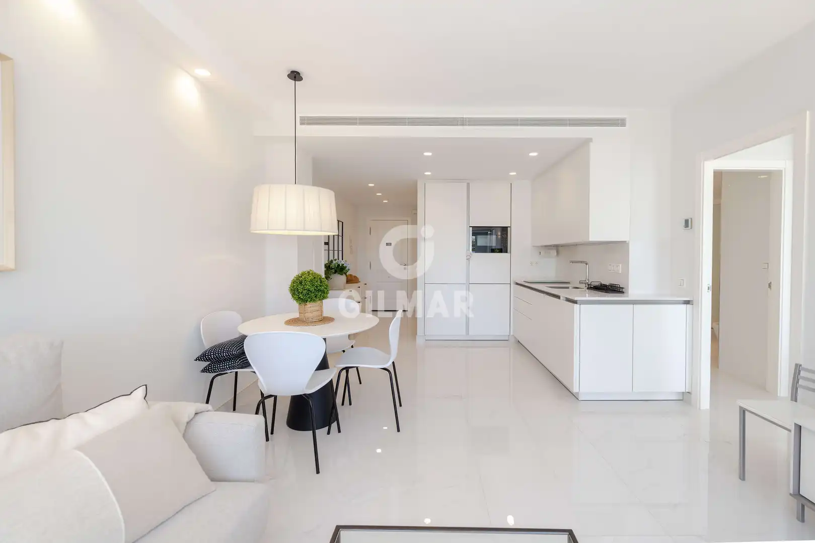 Cuina de Apartament en venda en Marbella amb Calefacció, Jardí privat i Traster