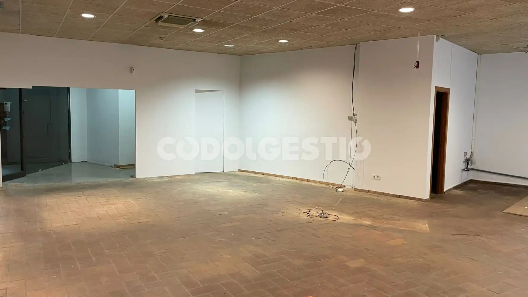 Commercial properties for rent in Cardona, 6, Centre
