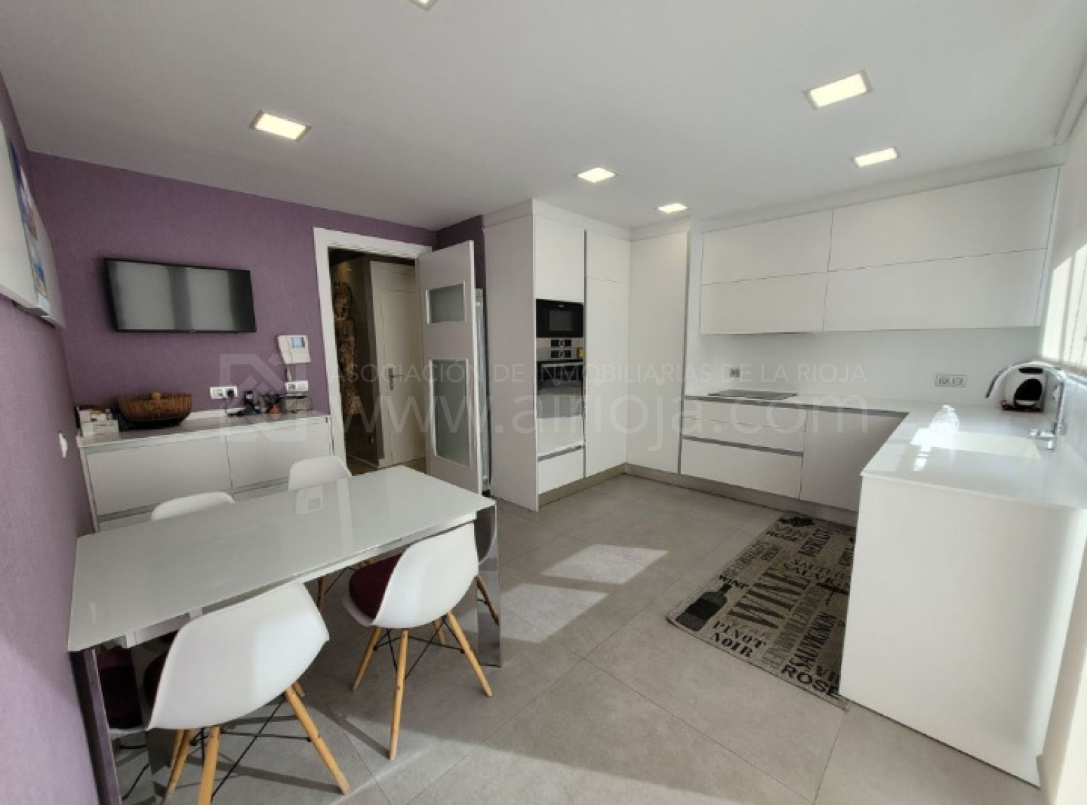 Kitchen of Single-family semi-detached for sale in  Logroño  with Heating, Private garden and Parquet flooring