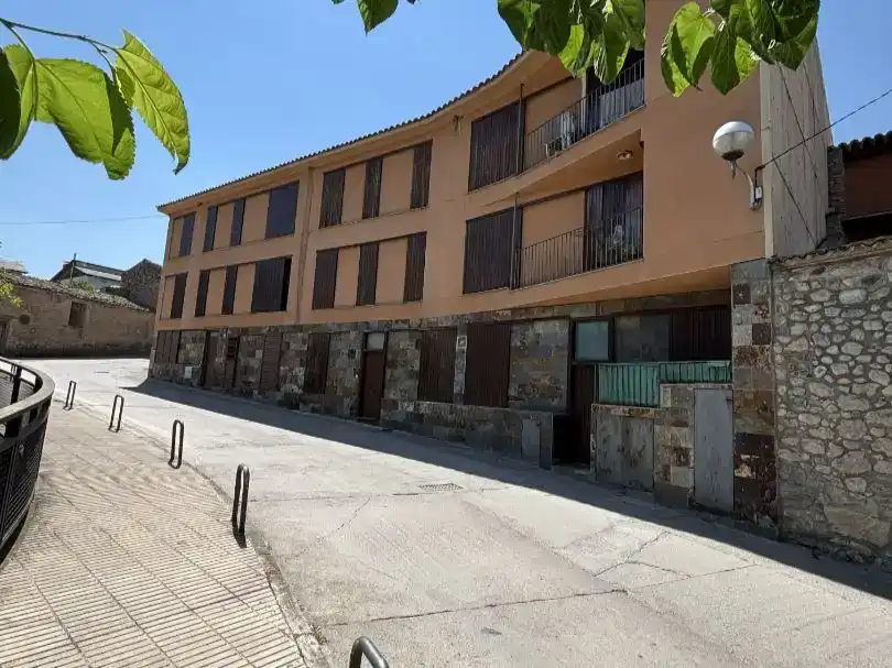 Vista exterior de Pis en venda en Organyà amb Parquet i Moblat