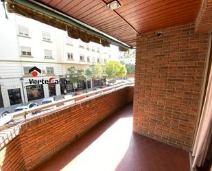 Exterior view of Flat for sale in  Valencia Capital  with Terrace and Balcony