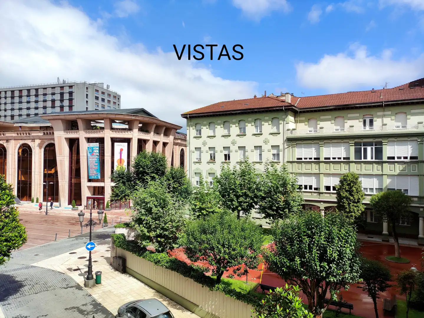 Außenansicht von Wohnung zur Miete in Oviedo  mit Heizung, Abstellraum und Möbliert