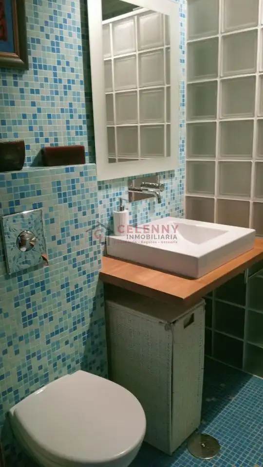 Bany de Dúplex de lloguer en Ourense Capital  amb Calefacció, Parquet i Traster