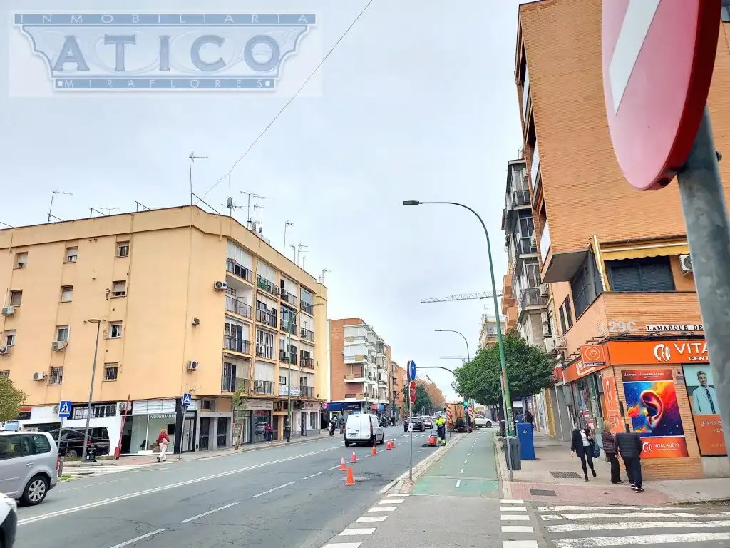 Vista exterior de Piso en venta en Sevilla