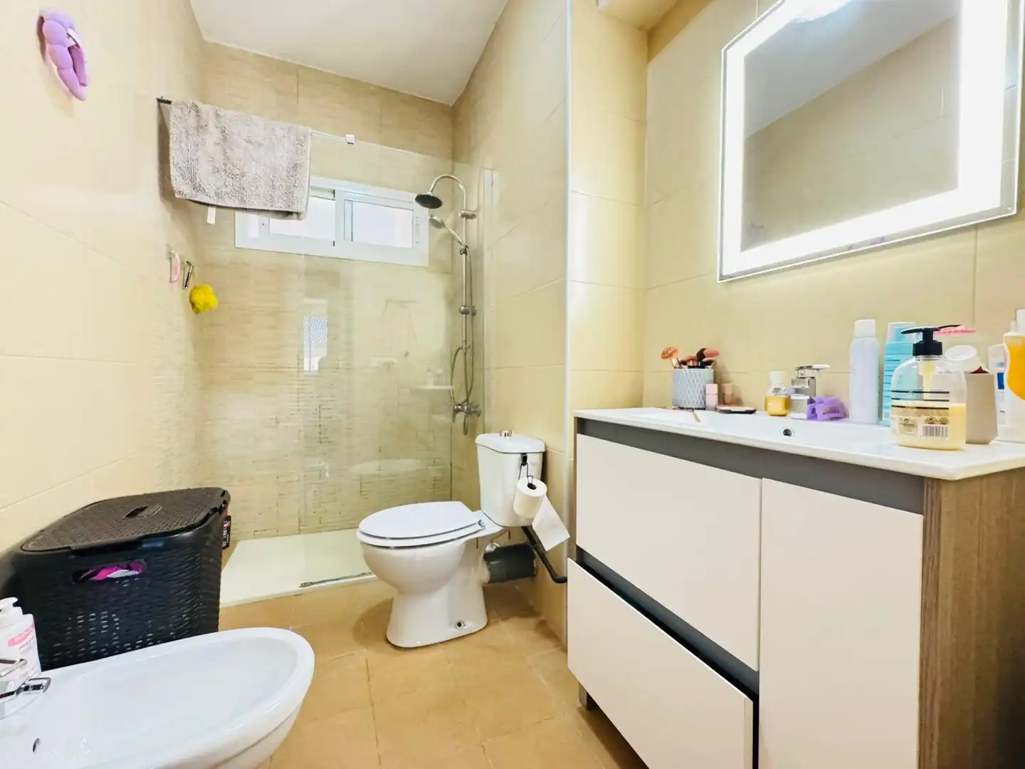 Badezimmer von Wohnung zum Verkauf in Algeciras