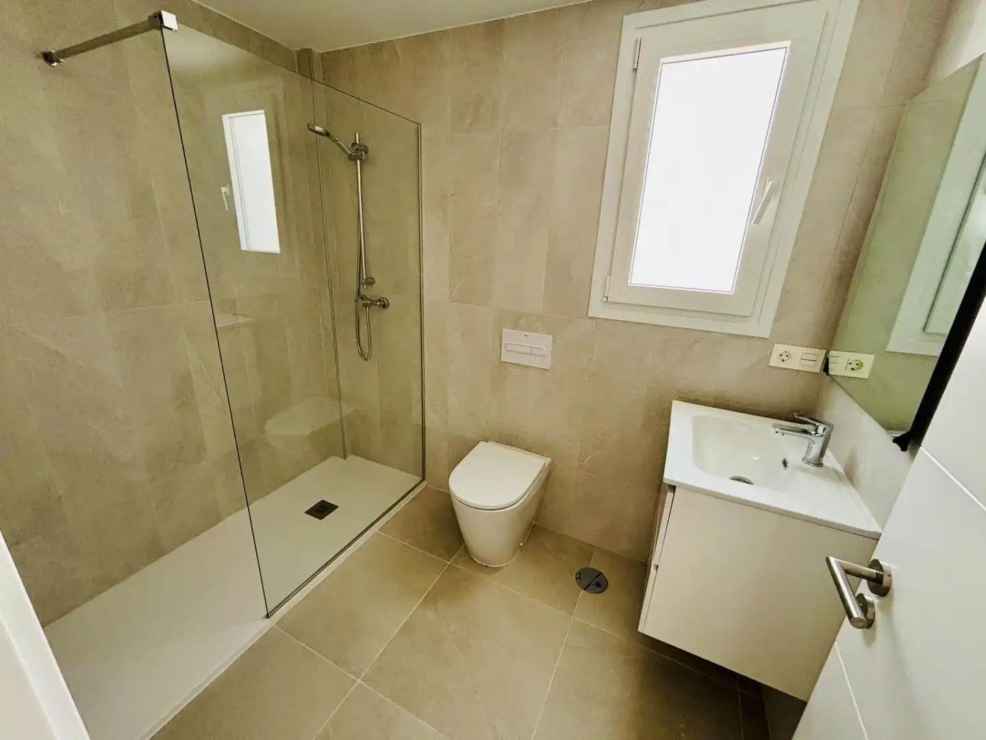 Baño de Piso en venta en Mijas con Aire acondicionado, Calefacción y Terraza