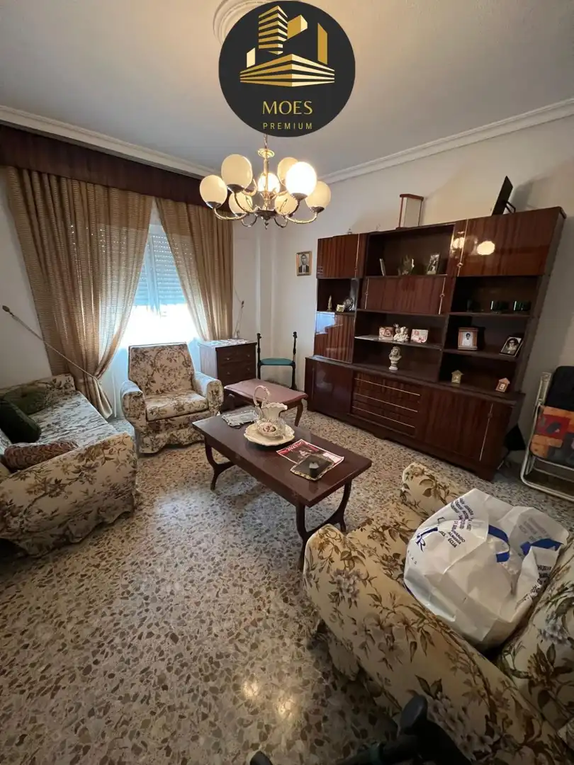Flat with lift for sale in Martos, imagen 2