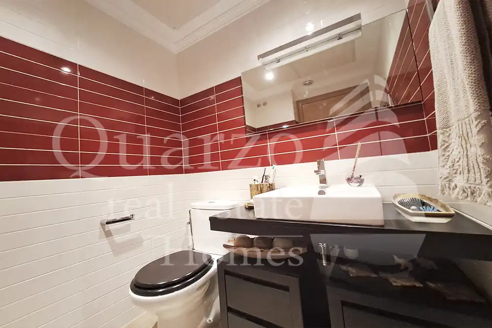 Baño de Casa adosada en venta en Plasencia con Calefacción, Terraza y Balcón