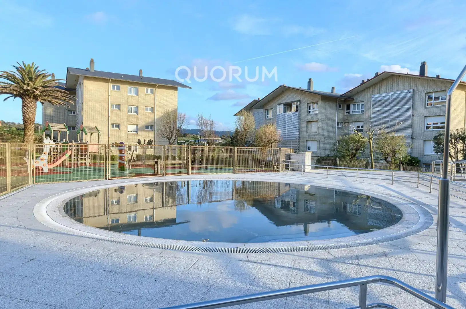 Piscina de Piso en venta en Sopela con Calefacción, Terraza y Trastero