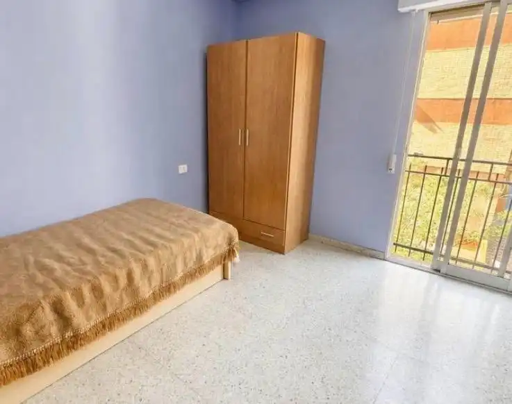 Dormitori de Pis en venda en Granada