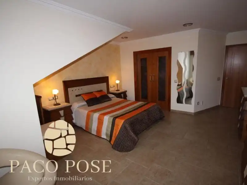 Dormitori de Casa o xalet en venda en Arteixo amb Calefacció, Jardí privat i Moblat