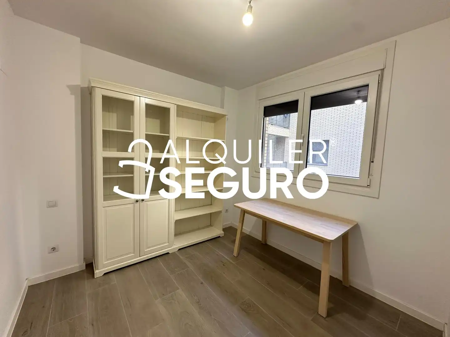 Bedroom of Flat for rent in Madrid  with Air Conditioner, Heating and Storage room