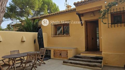 Foto 2 de Casa adosada en venda a Calle Almendro, 6, Pinar del Advocat - Cometa, Alicante