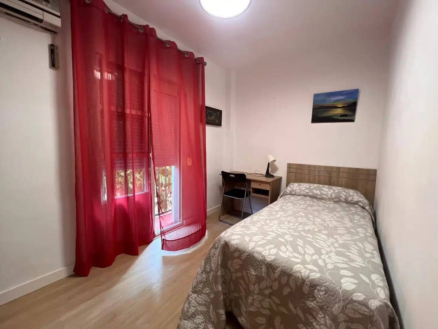 Schlafzimmer von Wohnung zum Verkauf in Cádiz mit Möbliert und Balkon