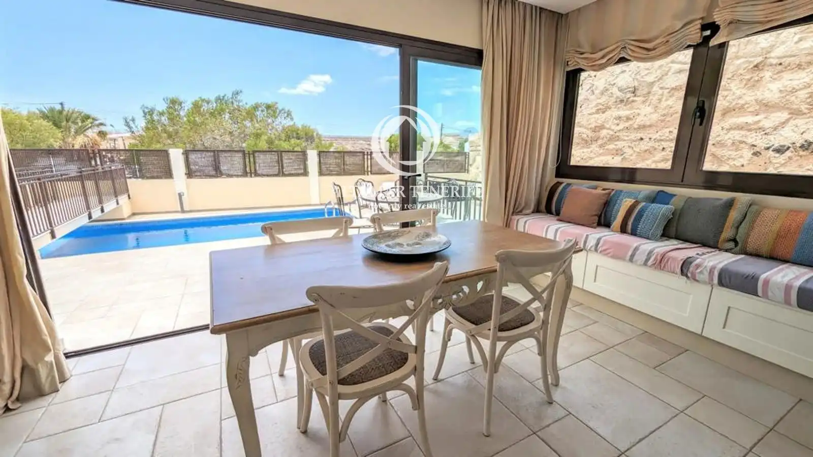 Houses for sale in La Mareta, Los Abrigos