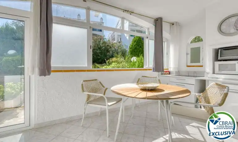 Apartament amb piscina en venda a Calle Josep Carner 8 0 1B 8