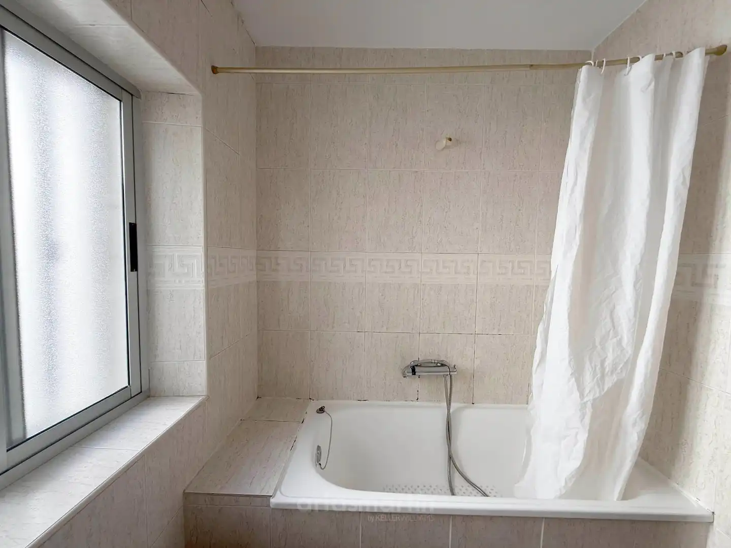 Bathroom of Flat for sale in Salamanca  with Heating and Terrace
