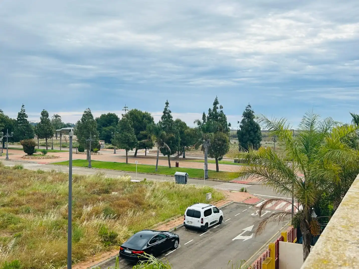 Vista exterior de Casa adosada en venda en Los Alcázares amb Aire condicionat, Terrassa i Moblat