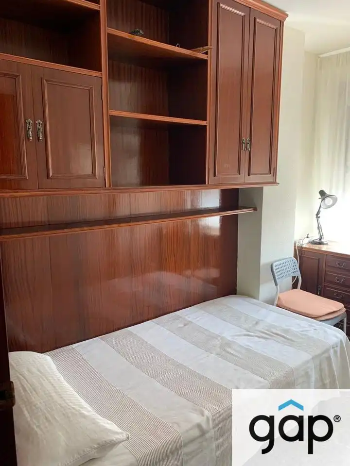 Bedroom of Flat for rent in Cuenca  with Heating, Terrace and Furnished