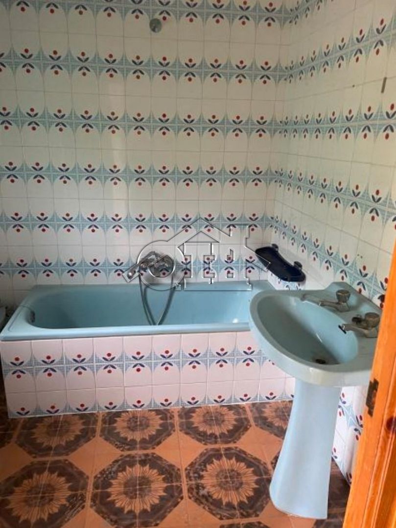 Bany de Casa o xalet en venda en Sotillo de la Adrada amb Calefacció, Jardí privat i Terrassa