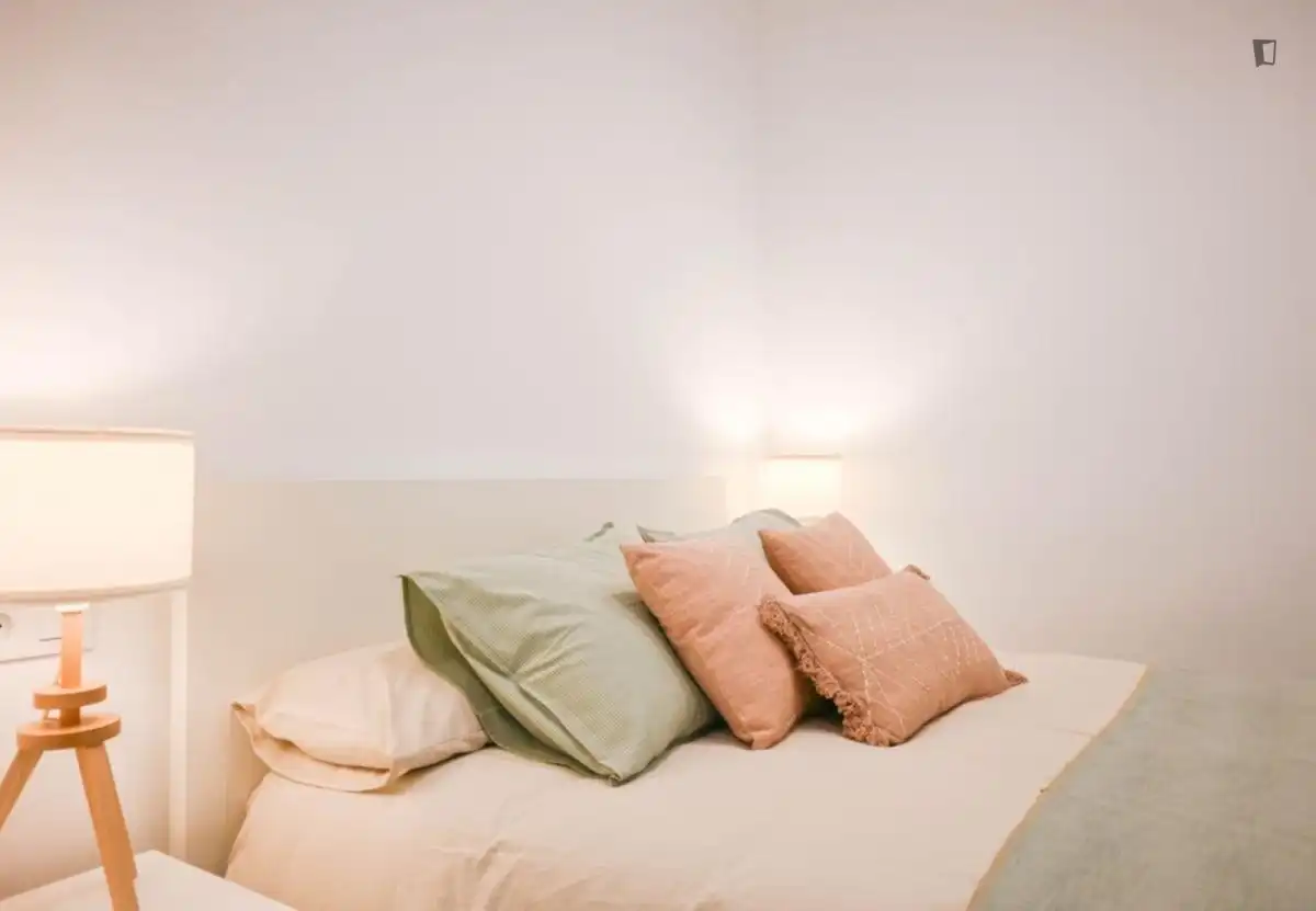 Schlafzimmer von Wohnungen zur Miete in Madrid mit Klimaanlage, Möbliert und Ofen