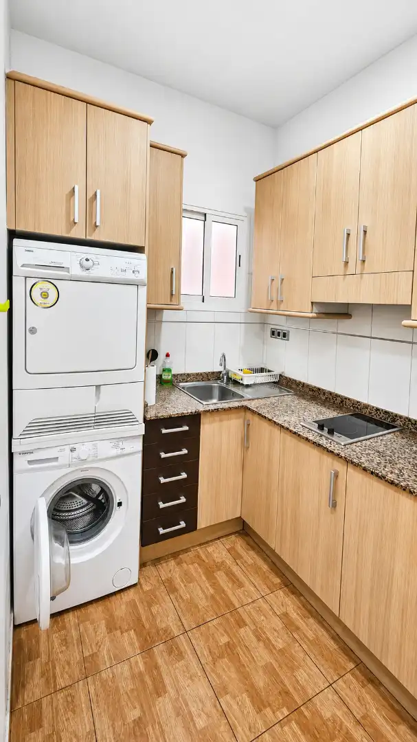 Flat to rent in Calle Tomás Miller 28, imagen 2