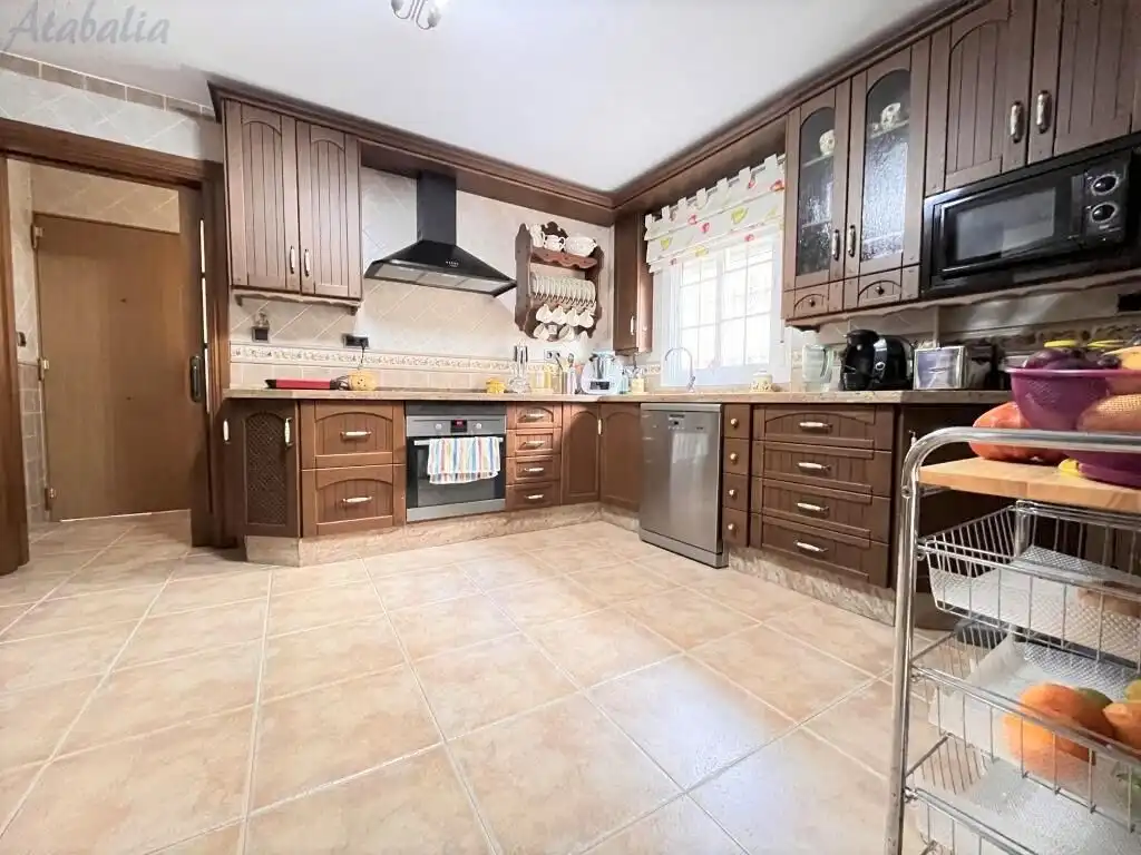 Cocina de Casa o chalet en venta en Málaga con Aire acondicionado, Calefacción y Jardín privado