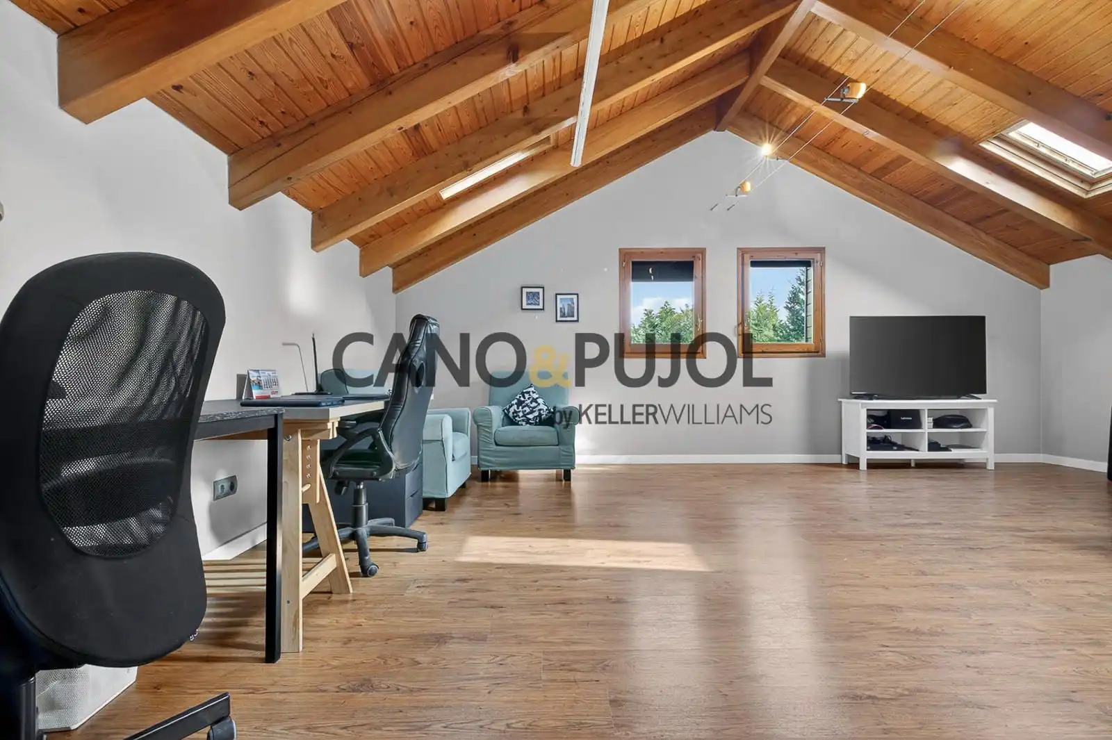 Sala d'estar de Casa o xalet en venda en Sant Cugat del Vallès amb Aire condicionat, Calefacció i Terrassa