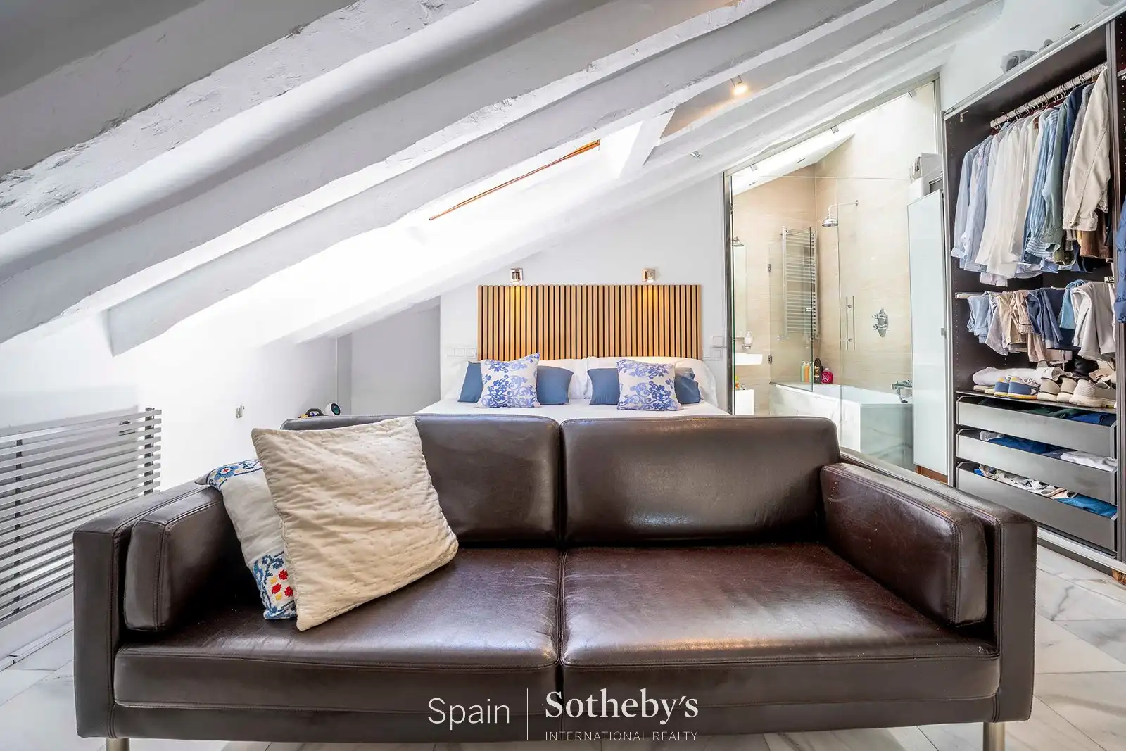 Sala de estar de Ático de alquiler en Madrid con Aire acondicionado, Calefacción y Terraza