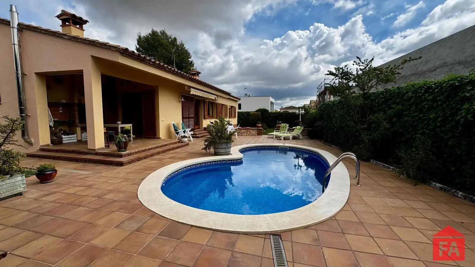 Piscina de Casa o chalet en venta en Llorenç del Penedès con Calefacción, Terraza y Trastero