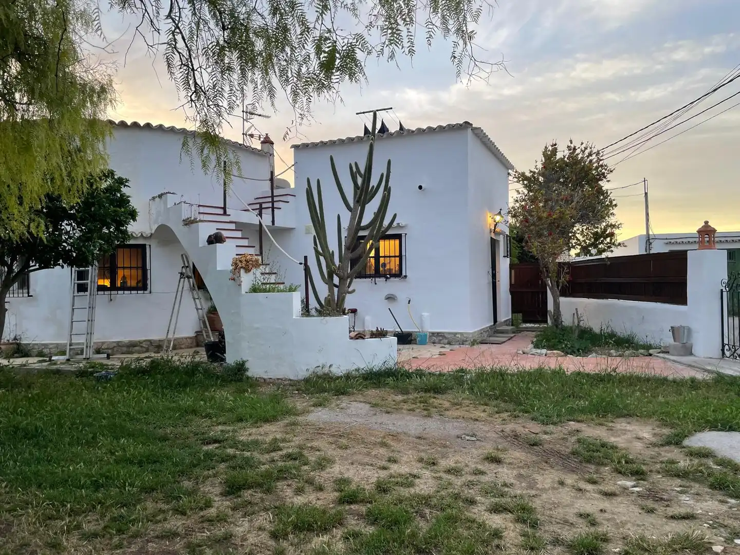 Vista exterior de Finca rústica en venta en Santa Eulària des Riu con Aire acondicionado, Calefacción y Jardín privado