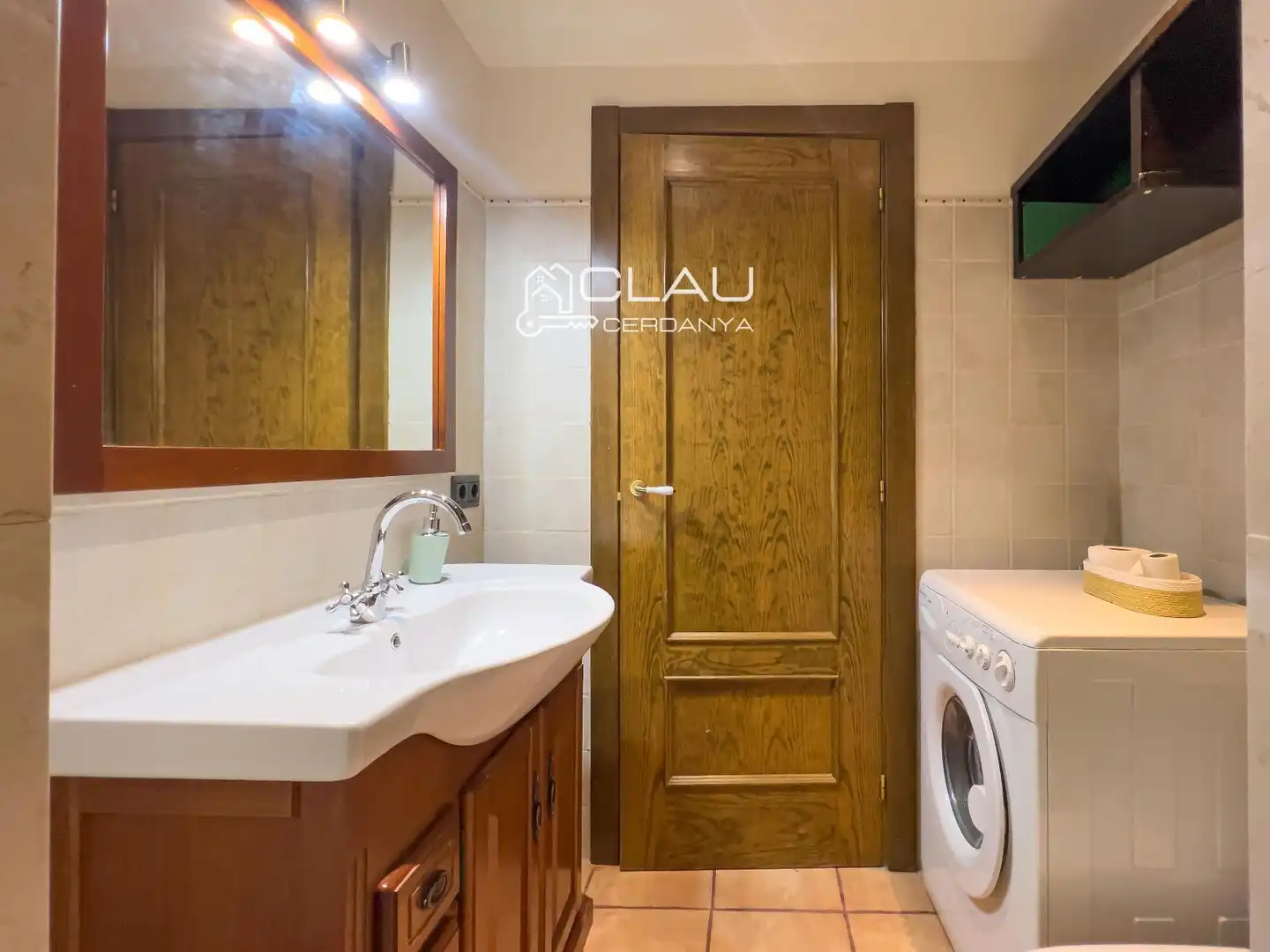 Badezimmer von Wohnung zur Miete in Llívia mit Heizung, Parkett und Abstellraum