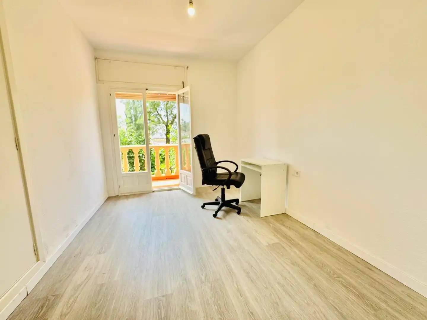 Bedroom of Houses for sale in Algeciras  with Private garden and Swimming Pool