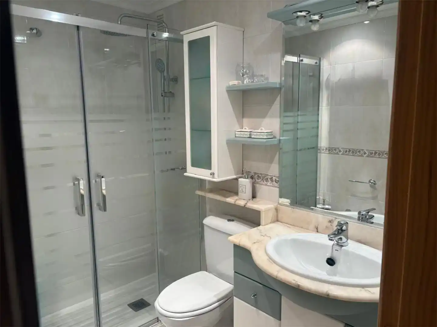Bathroom of Flat for rent in Burgos Capital