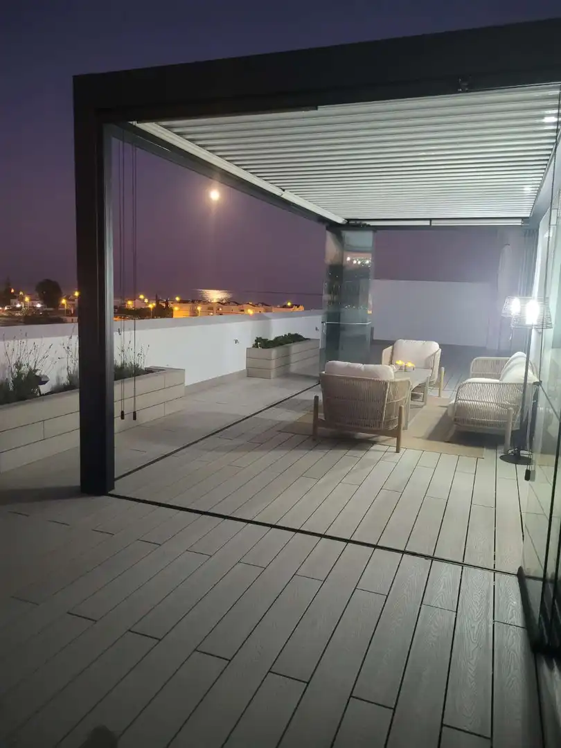 Terraza de Ático en venta en Vélez-Málaga con Aire acondicionado, Piscina y Internet