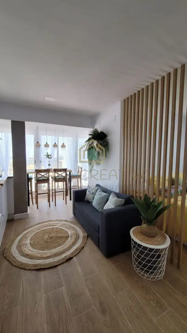 Sala de estar de Estudio en venta en Sueca con Aire acondicionado, Calefacción y Amueblado