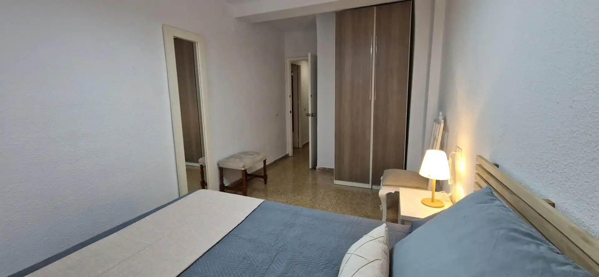 Schlafzimmer von Wohnung zur untervermieten in Córdoba mit Klimaanlage, Abstellraum und Balkon