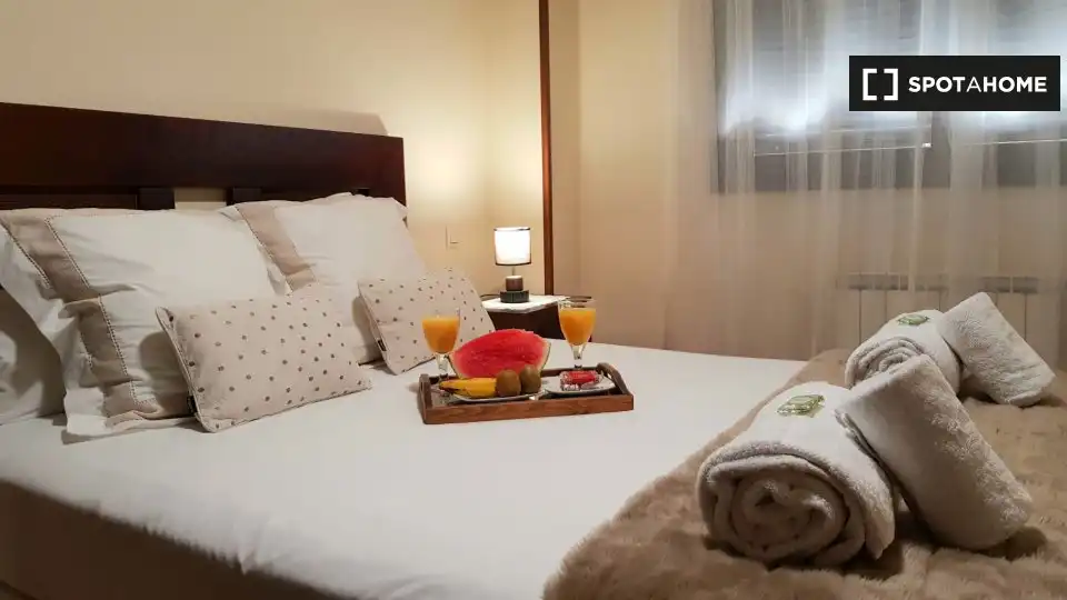 Habitación de Piso de alquiler en Madrid con Aire acondicionado, Calefacción y Amueblado