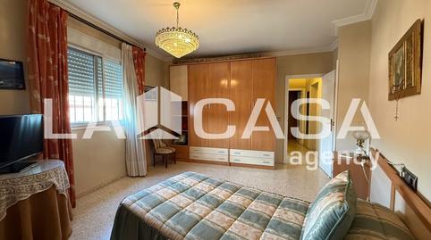 Foto 4 de Casa adosada en venta en Avenida de Europa, Montequinto
