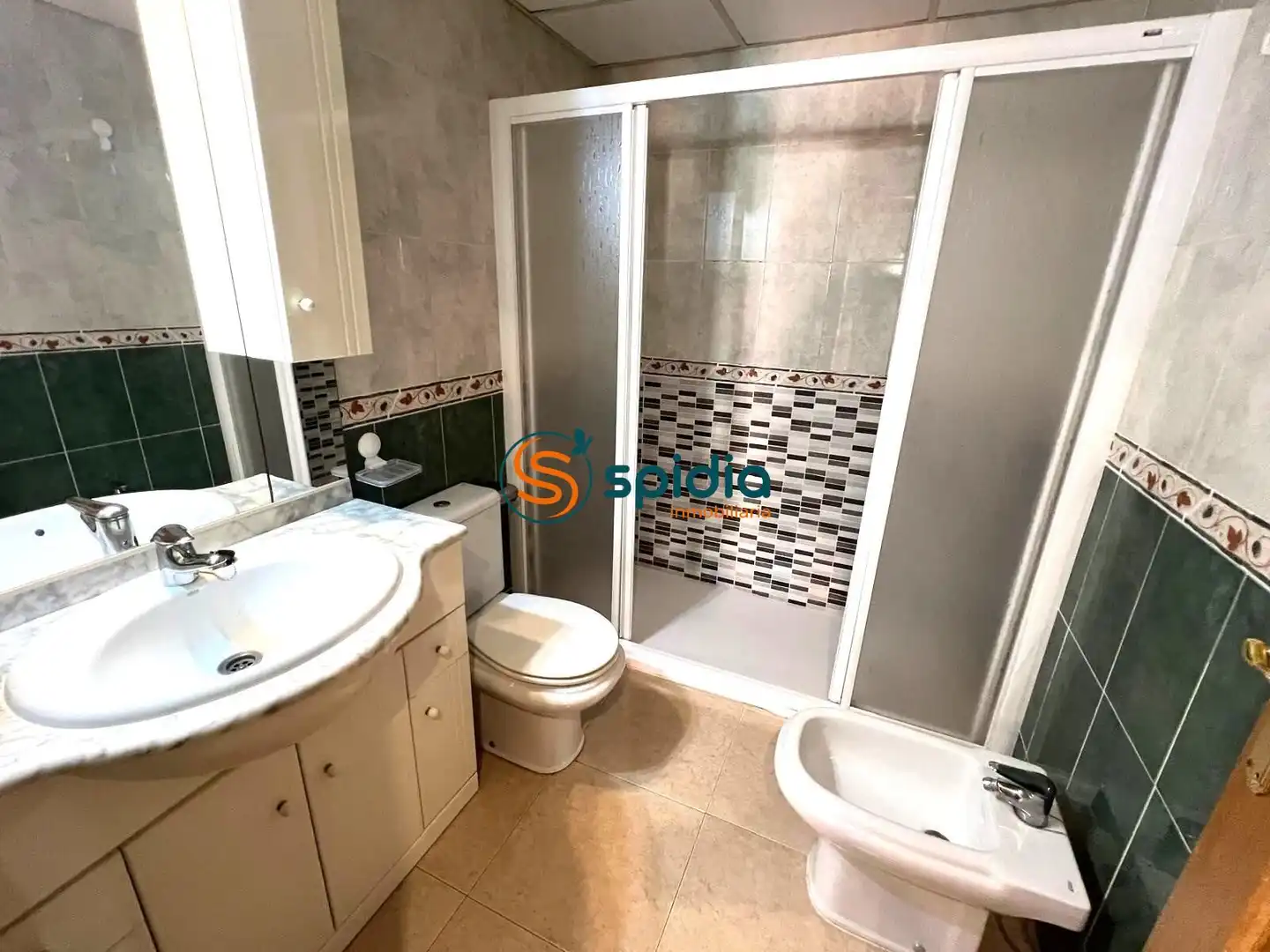 Baño de Piso en venta en Águilas con Aire acondicionado, Calefacción y Terraza