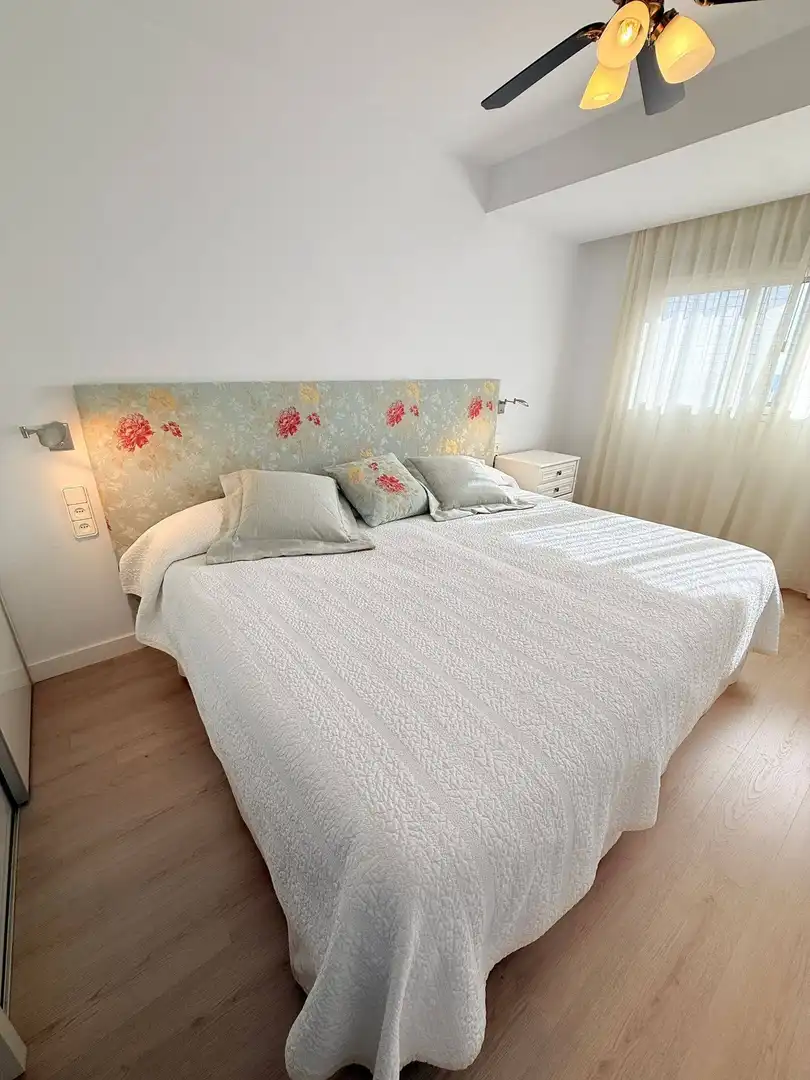 Dormitori de Apartament de lloguer en La Pobla de Farnals