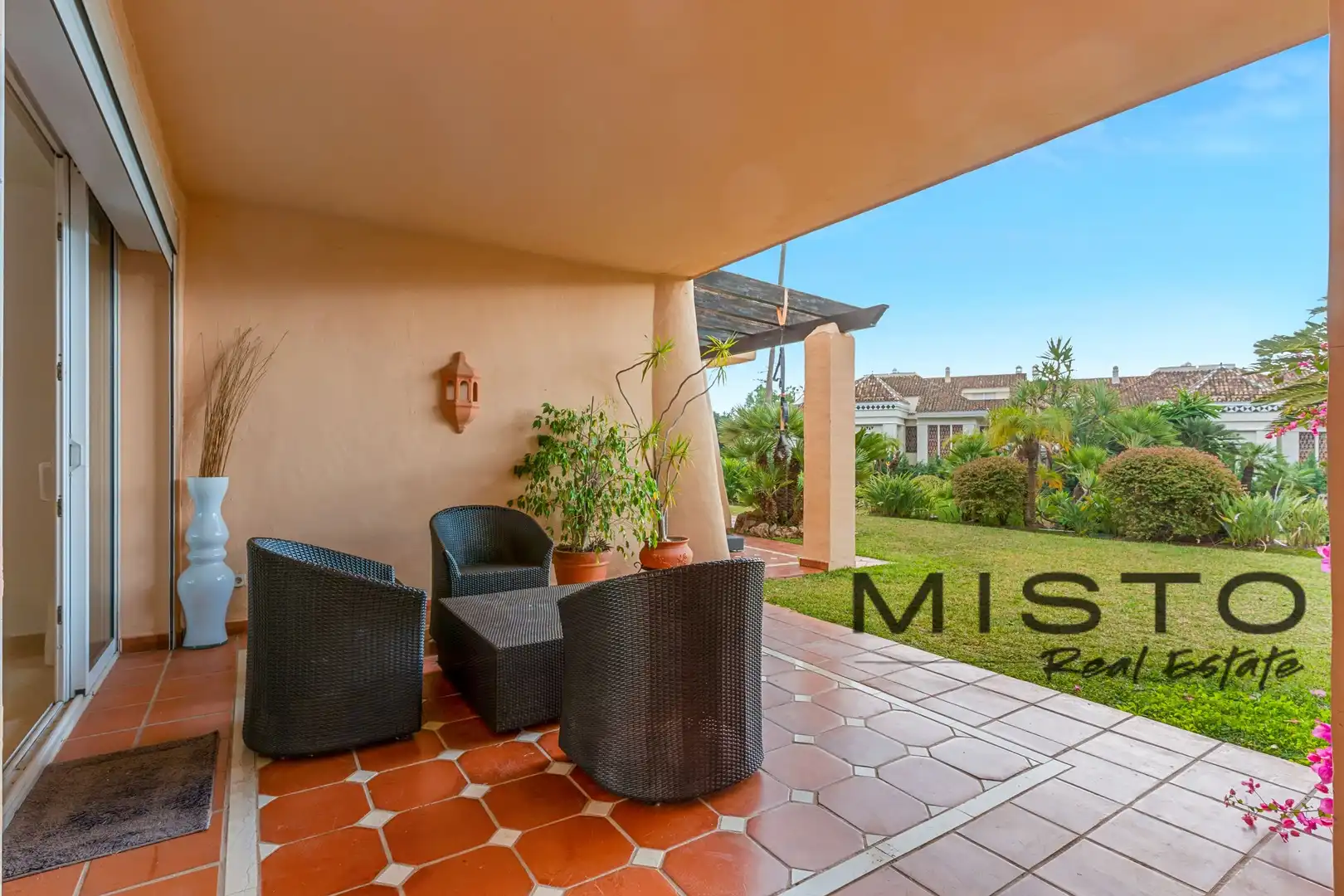 Terraza de Piso en venta en Marbella con Aire acondicionado, Terraza y Piscina